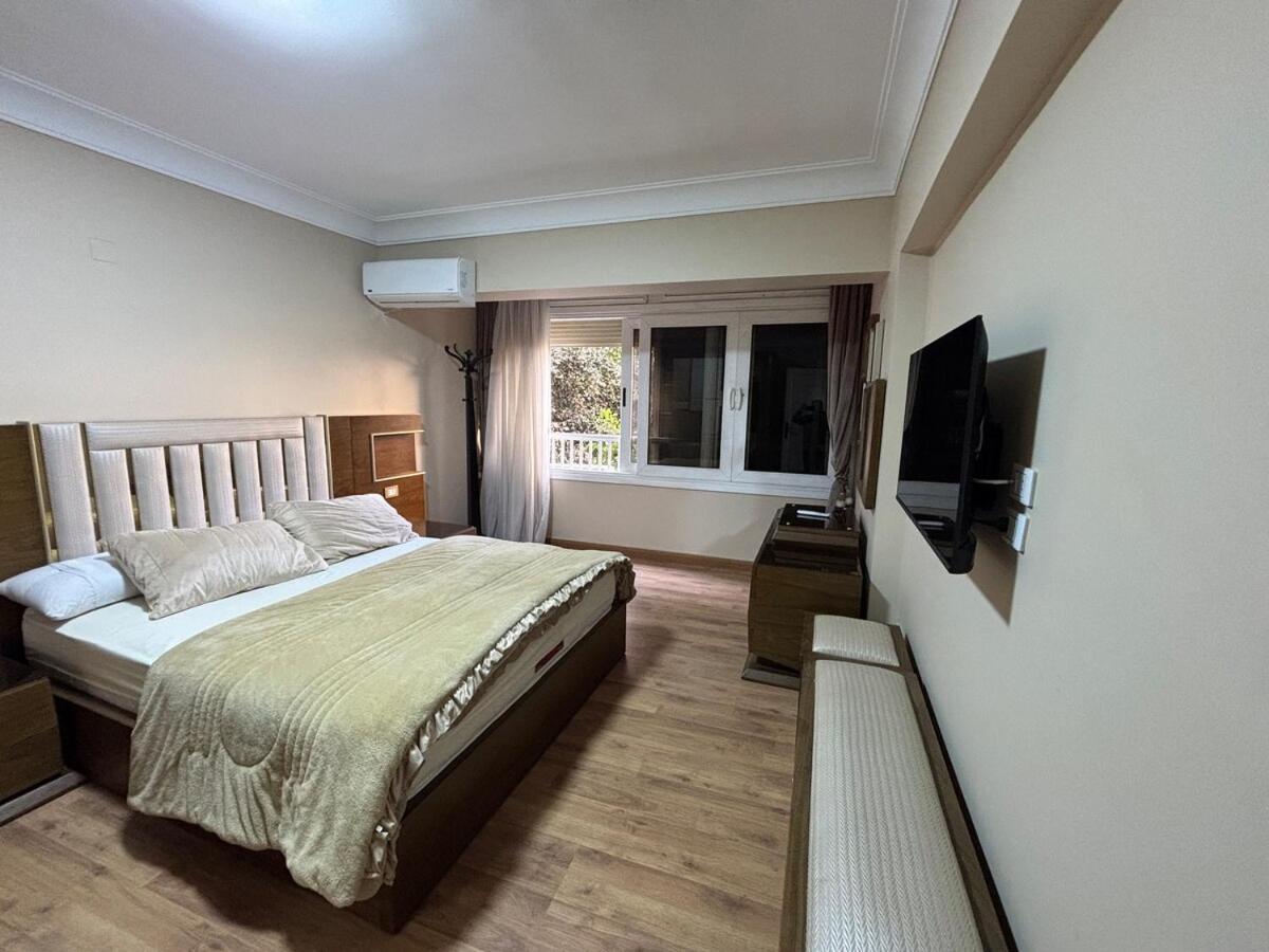 Mosadak Apartment *